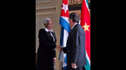Sostienen conversaciones oficiales cancilleres de Cuba y Suriname 