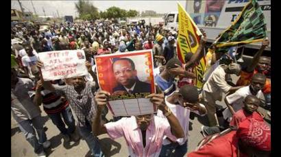 Haitianos seguidores de Jean Bertrand Aristide