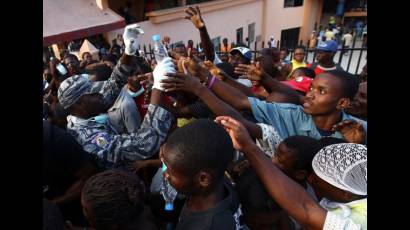 Los haitianos claman por más agua y alimentos