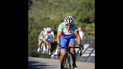 Ciclista cubano Arnold Alcolea se mantiene segundo 