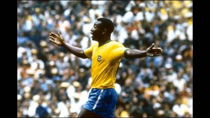 El brasileño Edson Arantes do Nascimento «Pelé» 