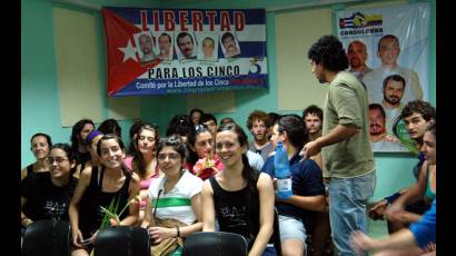 Vivimos Cuba, aseguran jóvenes sudamericanos