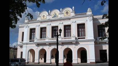 Celebran 120 años del teatro Tomás Ferry