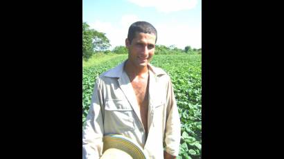 Maikel Oliva, joven campesino holguinero