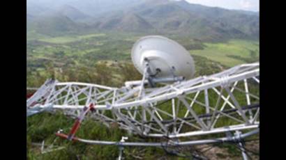 Torre de comunicación destruida