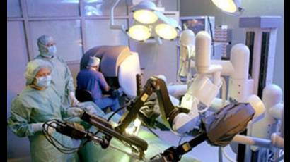 Primera cirugía robotizada