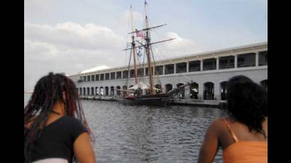 Goleta Amistad en el puerto de La Habana