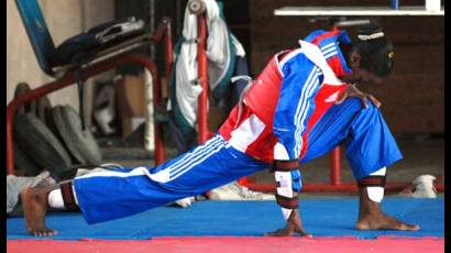 Jóvenes en el campeonato nacional de taekwondo