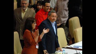 Preside Raúl Castro IX Congreso de la UJC