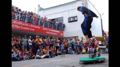 Luis Alberto Medina artista de circo
