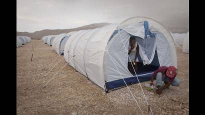 Campamento para damnificados haitianos en Corail Cesselesse 