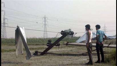 Tormenta deja 31 muertos y miles de damnificados en India