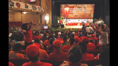 Acto multitudinario en el Teatro Municipal de Caracas