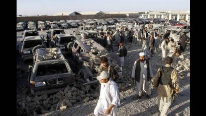 Insurgentes afganos atacan cuartel de apoyo a la OTAN