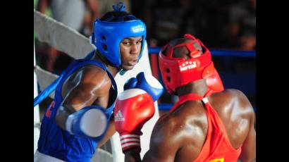 Lenier venció al ecuatoriano por RSC en Mundial juvenil de boxeo