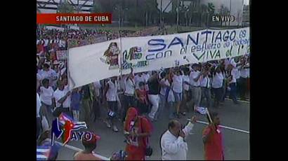 Inicia el desfile por el Primero de Mayo en Santiago de Cuba