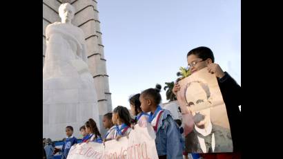 Homenaje al aniversario 115 de la caída en combate de José Martí.