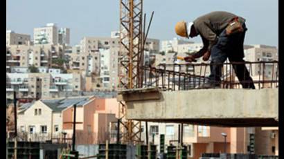 Conststructor del nuevo asentamiento