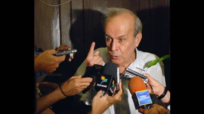 Ricardo Alarcón en diálogo con la prensa