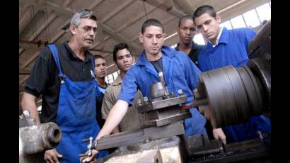 Jóvenes garantizan el relevo de los técnicos cubanos