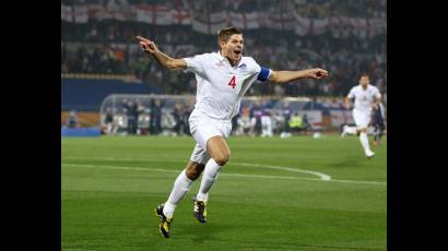 Gerrard anota un gol