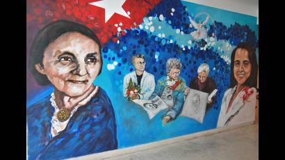 Mural honra a grandes mujeres del mundo