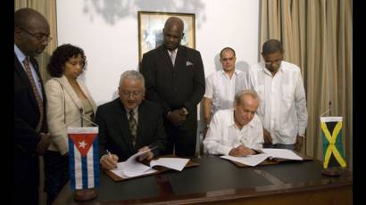Firman los parlamentos de Cuba y Jamaica acuerdo para el desarrollo de sus relaciones