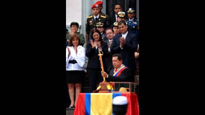 Chávez y Correa rindieron tributo a Manuelita Sáenz