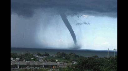 Tromba marina en Mayagüez