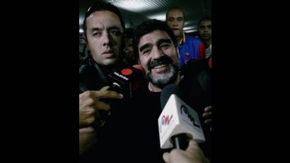 Reciben a Maradona en Caracas