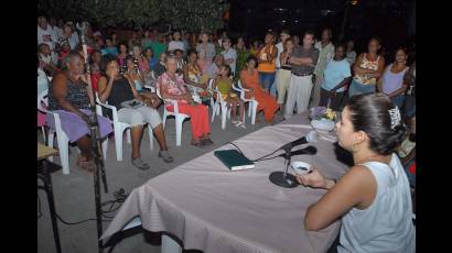 Adriana y vecinos del Consejo Popular Latinoamericano