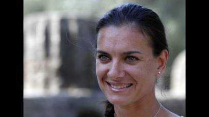 Isinbayeva volverá a las pistas en febrero