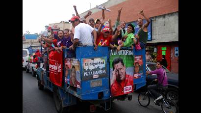 Multitudinaria caravana psuvista