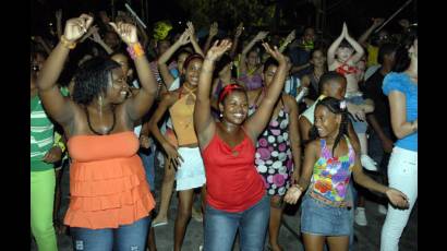 Bailables en la etapa veraniega