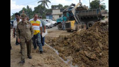 Destaca vicepresidente cubano avances de acueducto de Santiago de Cuba