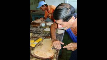 Fábrica de violines de Minas, en Camagüey