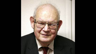 Benoit Mandelbrot