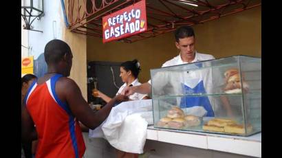 Reajuste de plantillas laborales en Cuba