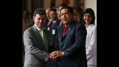 El presindente Hugo Chávez recibe a Juan Manuel Santos