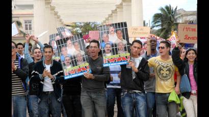 Multitud de Jóvenes en el  Día Internacional de los Derechos Humanos