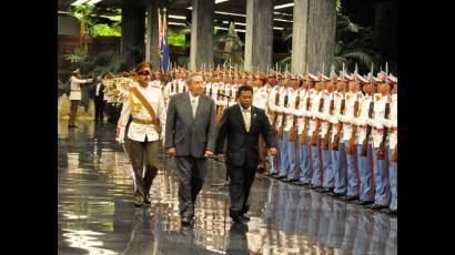 Recibe Raúl al Presidente de Nauru