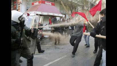 Violentos enfrentamientos en Atenas