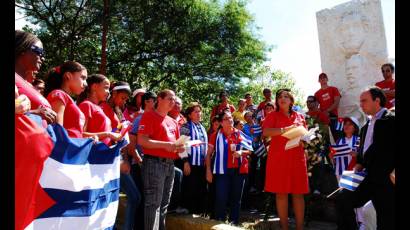Venezolanos y cubanos recuerdan a martí
