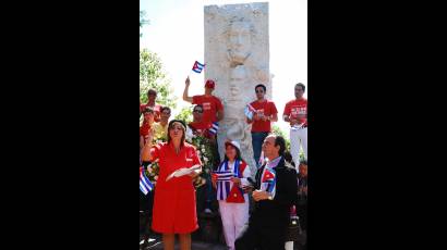 Venezolanos y cubanos recuerdan a martí