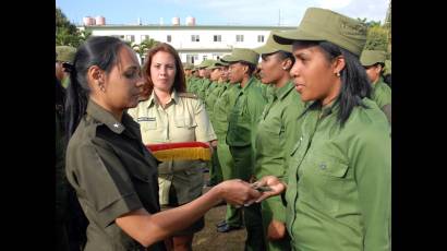 Jóvenes egresados de cursos de formación especializada