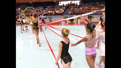 Niñas de la Escuela Nacional de Gimnasia