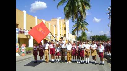 Abanderamiento de delegaciones a congreso pioneril