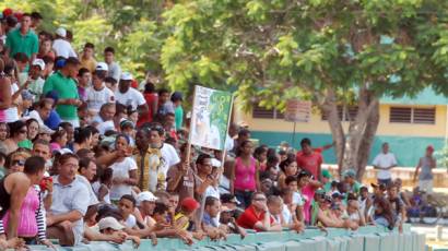 Público acudió en masa a los estadios