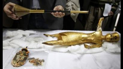 Cuatro piezas del ajuar funerario de Tutankamón