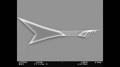 Nanoguitarra de silicona